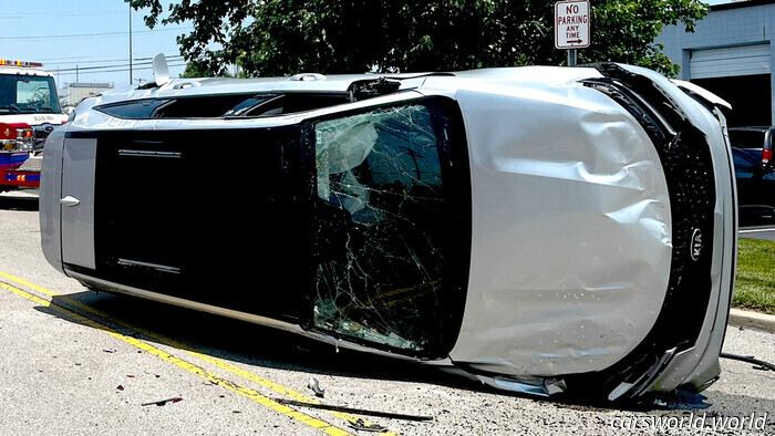 Bug Terrorizza driver causando drammatica auto Flip / Carscoops